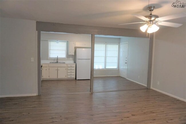 Building Photo - 3 Bedroom Iowa Park Home