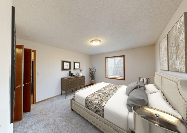 Building Photo - 624 N 16th Ave