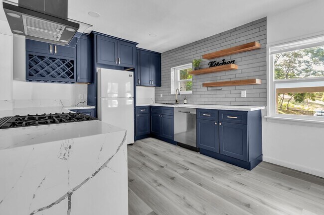 Building Photo - 4510 Tourmaline St
