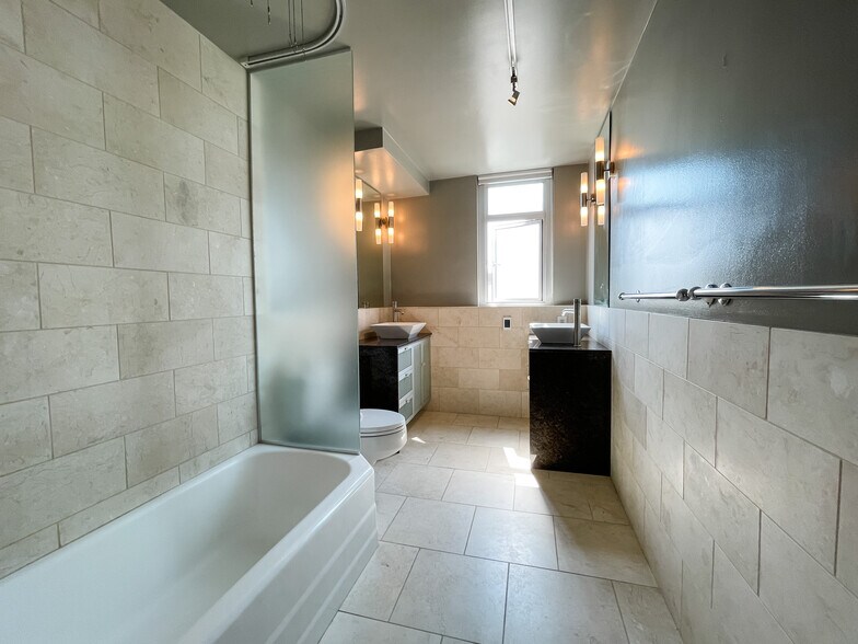 Building Photo - 415 W Mercer St