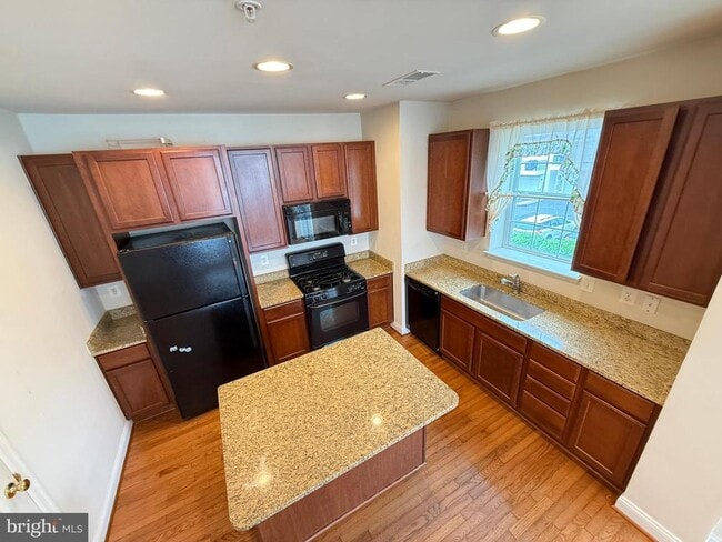 Building Photo - 7200 Phelps Hill Ct