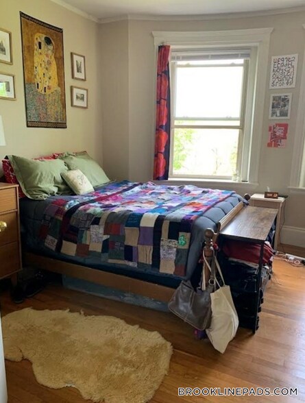 Building Photo - 96 Winthrop Rd