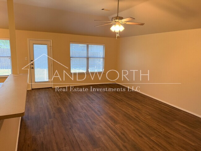 Building Photo - 9617 Olivia Dr