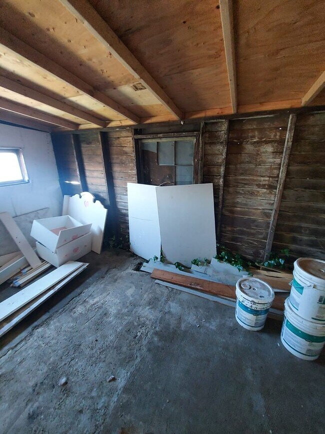 Building Photo - Charming Tacoma Home on a Peaceful Corner Lot!