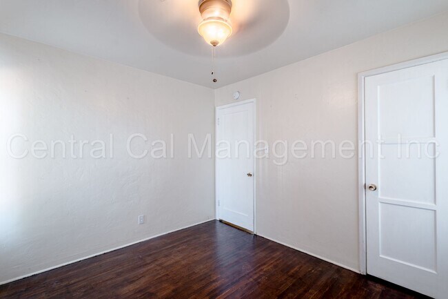 Building Photo - 3 Bedroom/1 Bath Home - $1995 Per Month!