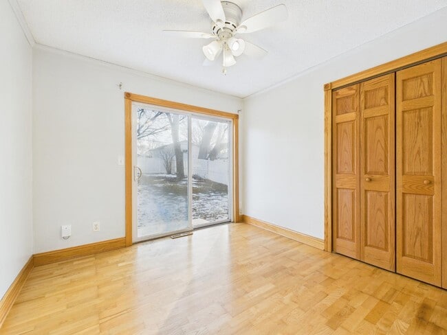 Building Photo - 904 S Cloudas Ave