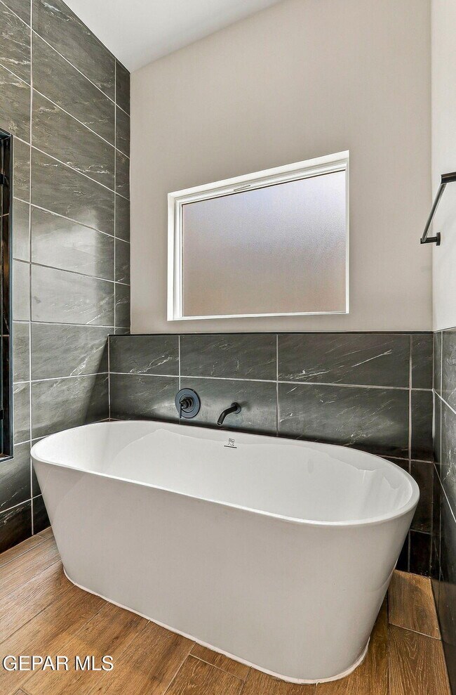 Building Photo - 1807 Ritzy Lou Pl