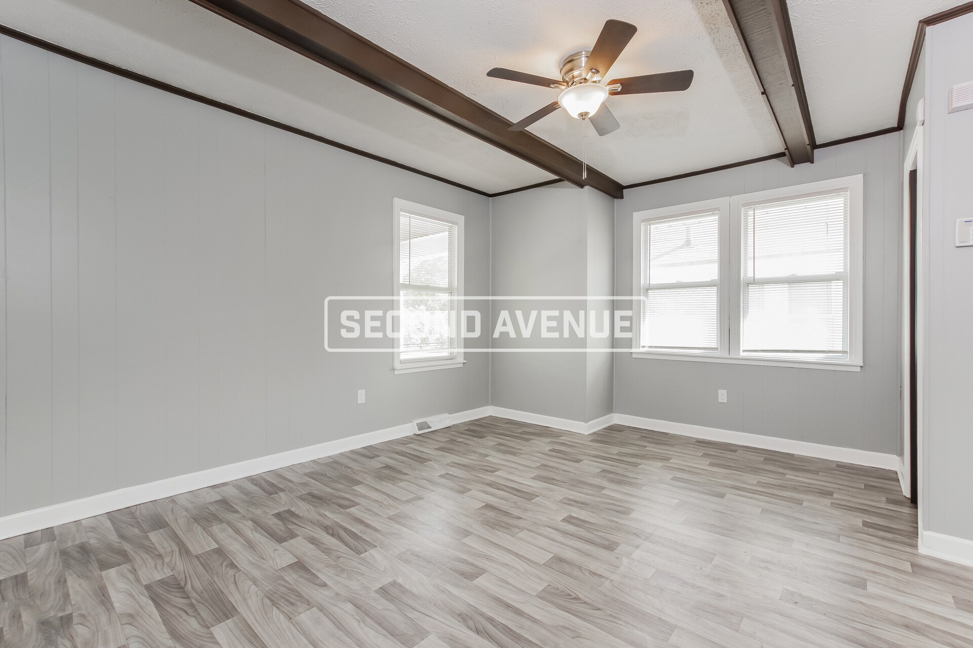 Building Photo - 1806 Sundale Ave