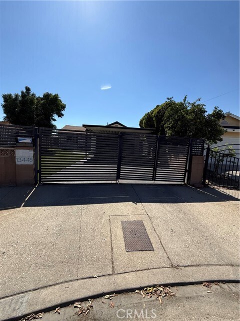 Building Photo - 13445 Gager St