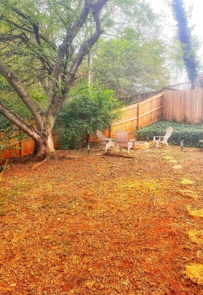 Building Photo - 16 Townes Square Ln