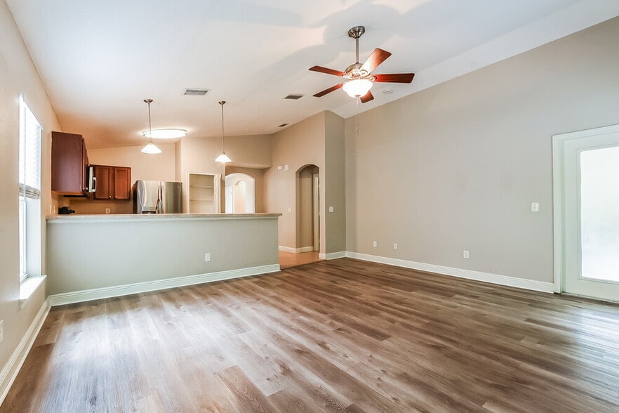 Building Photo - 2432 Princeton Ave