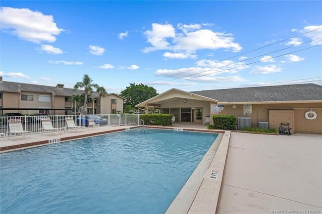 Building Photo - 3151 SE Aster Ln