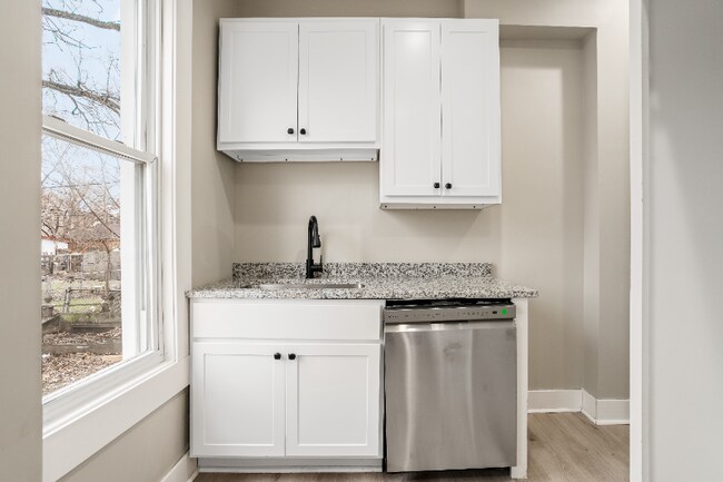 Building Photo - 163 Martin Ave