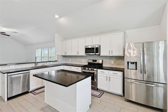 Building Photo - 4811 Sierra Ridge Dr