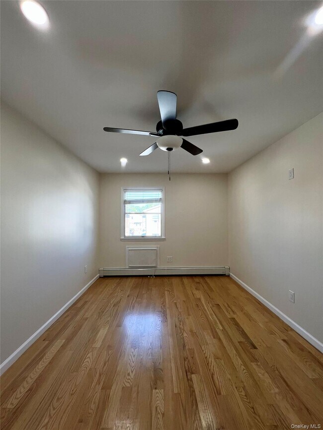 Building Photo - 156-51 75th St