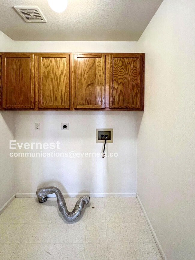 Building Photo - 502 W 114th Way