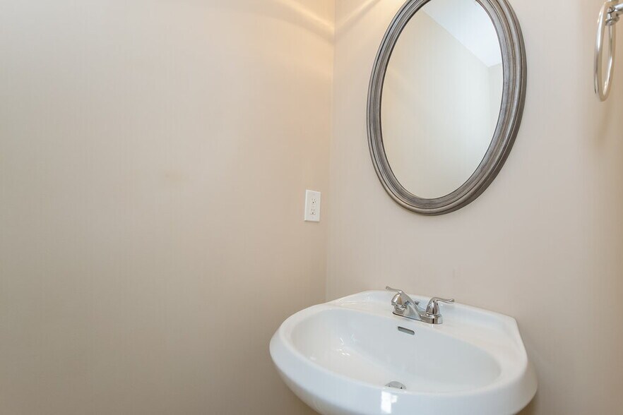 Building Photo - 47 Highland Falls Dr