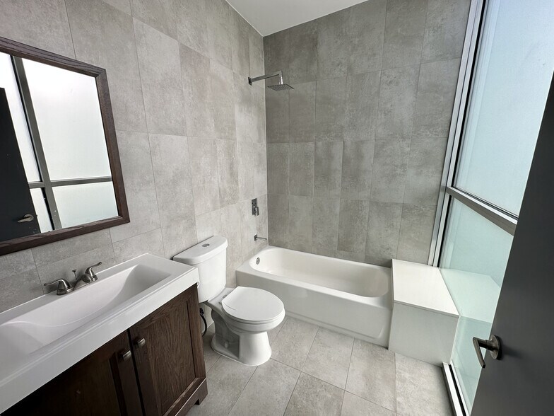 Building Photo - 1422 N 7th St