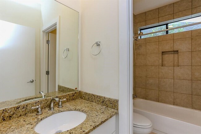 Building Photo - 4406 Koehler St