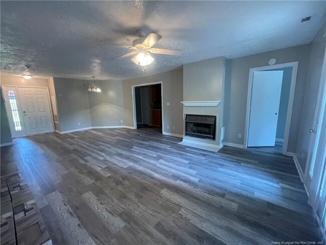 Building Photo - 3392 Galleria Dr