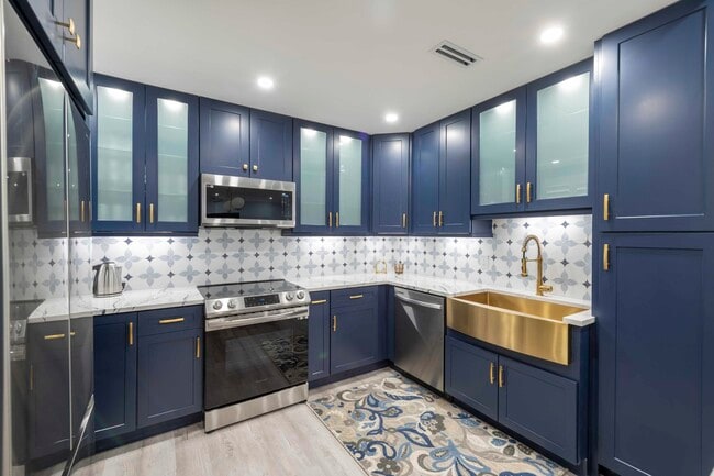 Building Photo - 4501 Fairway Dr N