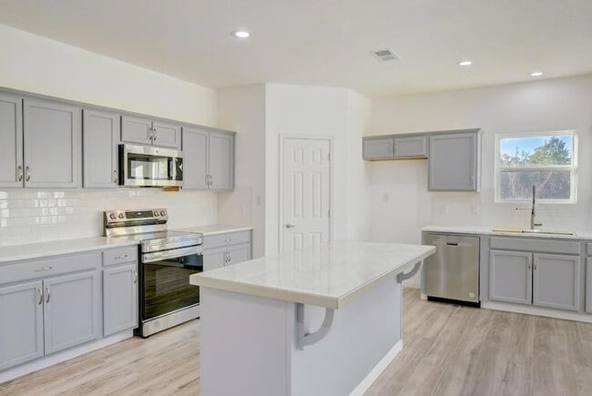 Building Photo - 117 Ori Ct