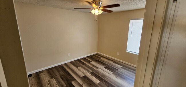Building Photo - 825 Capehart Ct