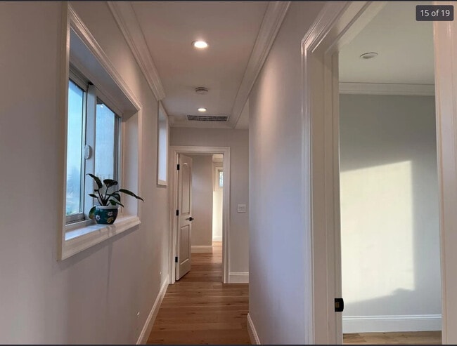 Building Photo - 661 Hampshire Ave