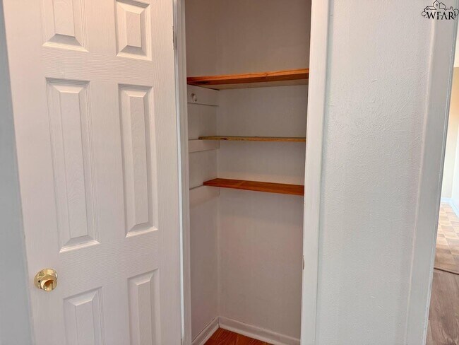 Building Photo - 1827 Eden Ln