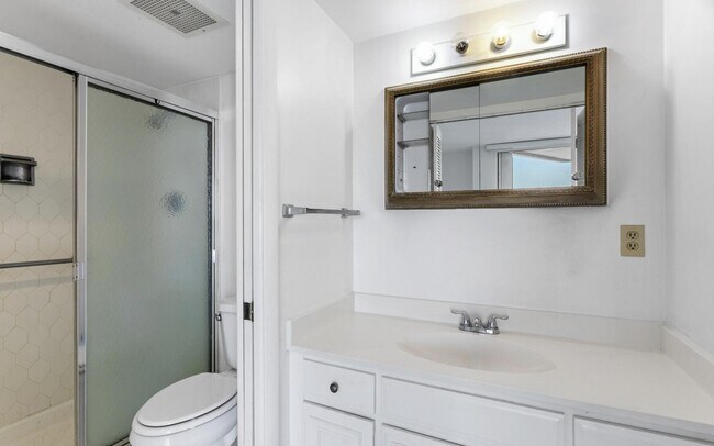 Building Photo - 2425 Presidential Way