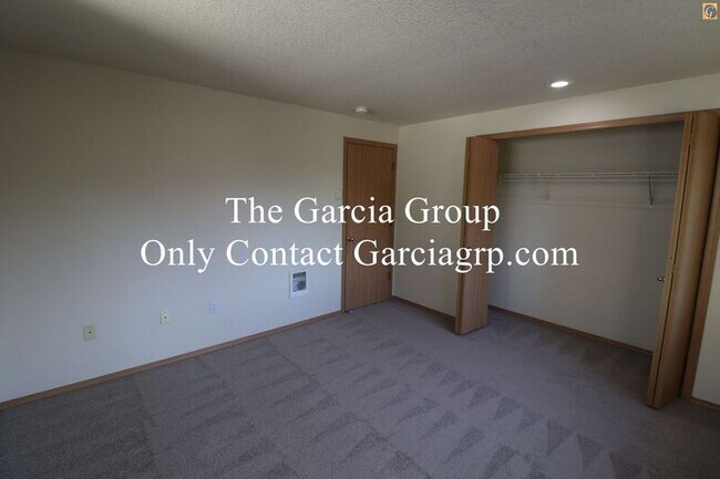 Building Photo - 4861 SW 150th Pl