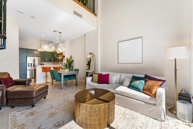 Building Photo - 801 S Olive Ave