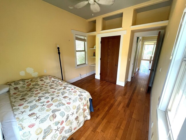 Building Photo - 240 Aulii Dr