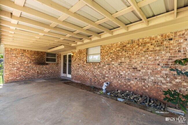 Building Photo - 4615 Hollandale Ave