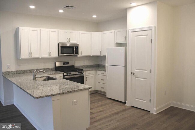 Primary Photo - 612 Harvin Wy