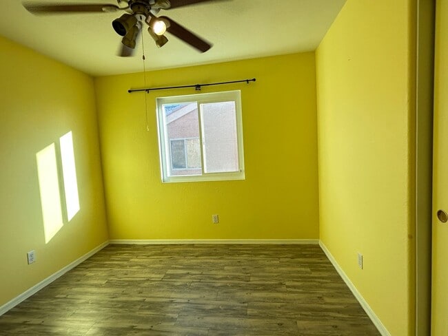 Building Photo - Unique 4 Bedroom, 2 Bath 2 Car Garage