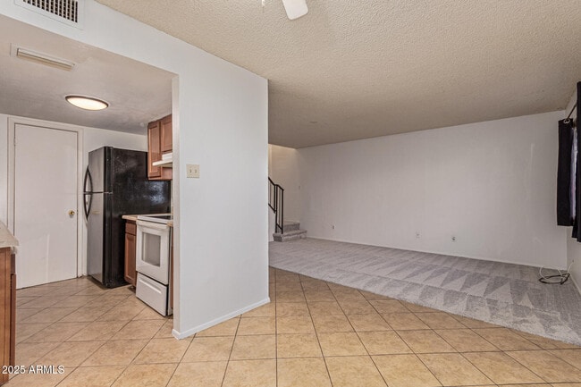 Building Photo - 5044 N 40th Ave