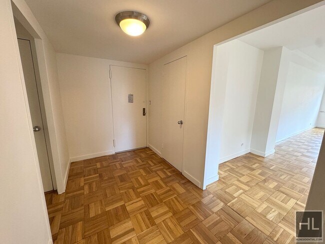 Building Photo - EAST 55 STREET