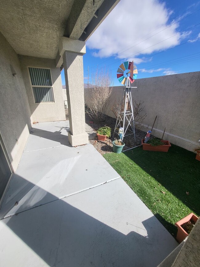 Building Photo - 1903 Teal Dr