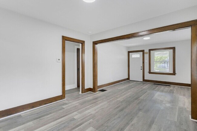 Building Photo - 737 S 30th St