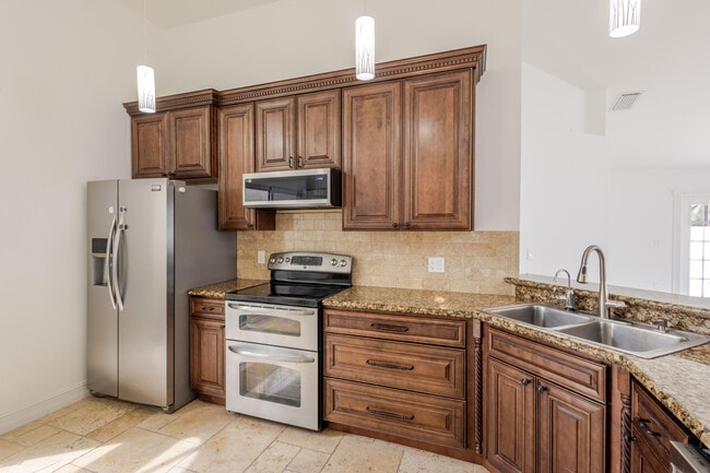 Building Photo - 23157 Bentley Pl