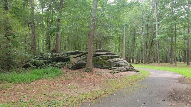 Building Photo - 5791 Lisa Ln