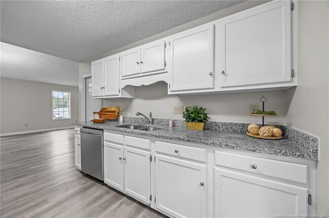 Building Photo - 1421 Matilda Ct