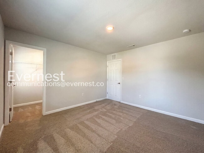 Building Photo - 4 Sea Ship Pl