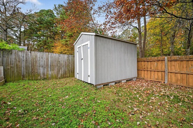 Building Photo - Virginia Beach Gem – 3 Bed, 2.5 Bath with Fenced Yard & Modern Upgrades
