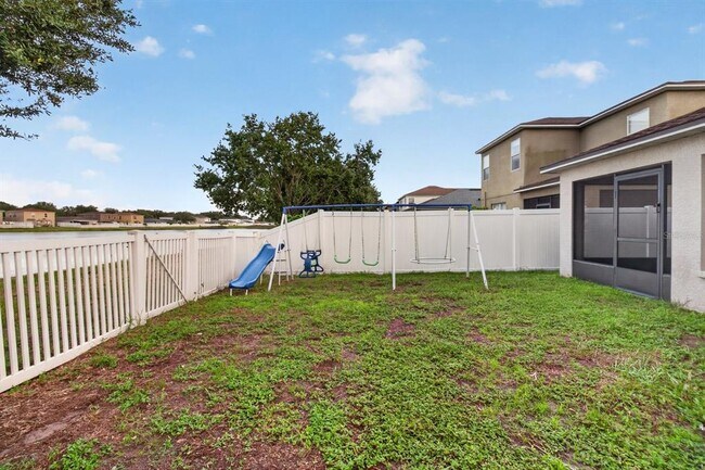 Building Photo - 7961 Carriage Pointe Dr
