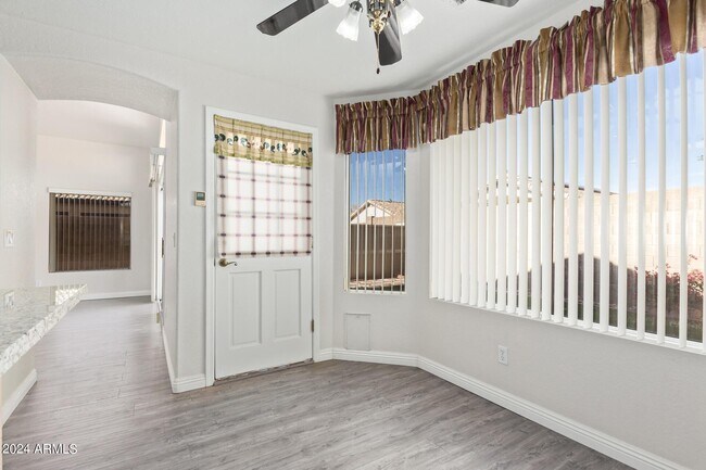 Building Photo - 10848 W Ventana Dr S