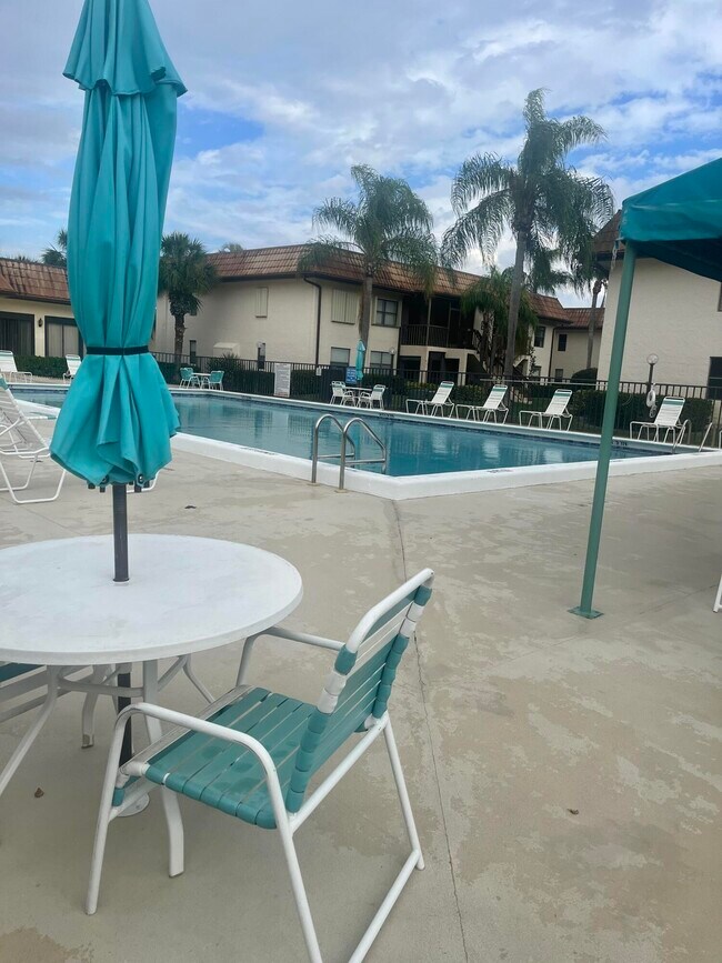 Building Photo - 7178 Golf Colony Ct