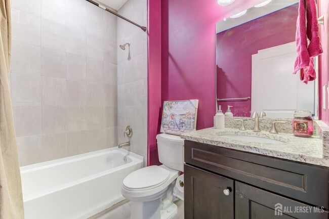 Building Photo - 6 Michelangelo Dr