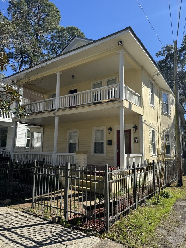 Building Photo - 4 bedroom 3 bath Springfield home